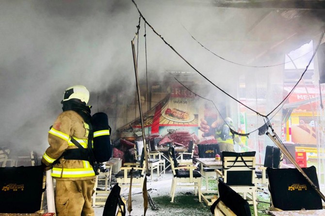 Restaurantta yangın çıktı