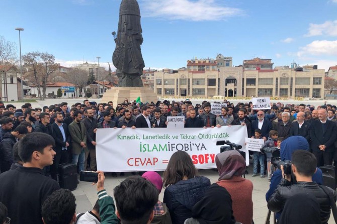 Teröristler cesaretlerini Müslümanların bölünmüşlüğünden alıyor