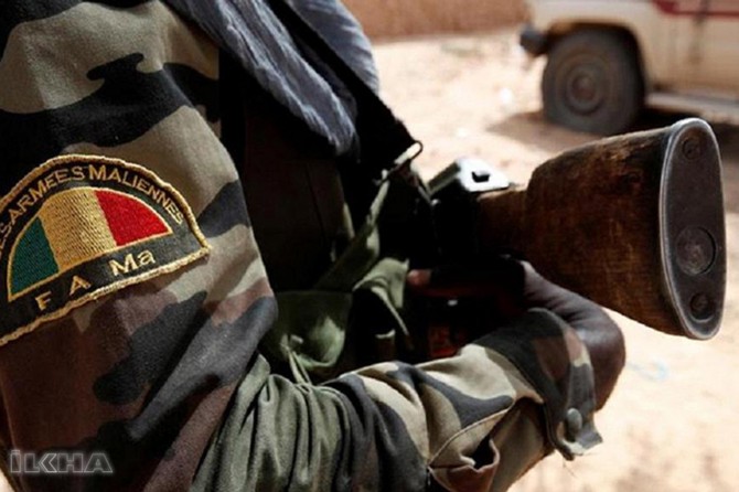 Attack on military base in Mali: 16 dead