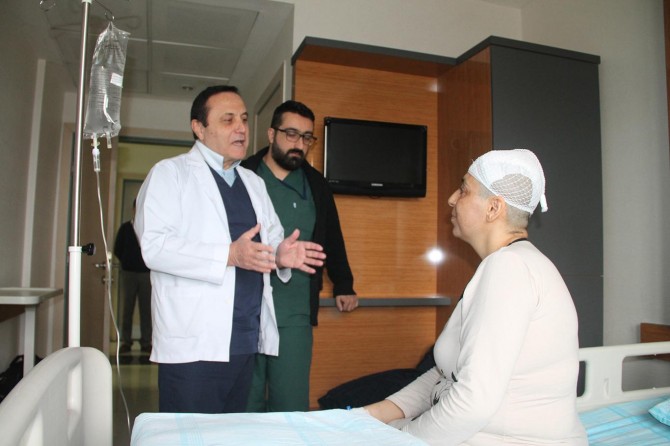 Beyninden portakal büyüklüğünde tümör çıkarıldı