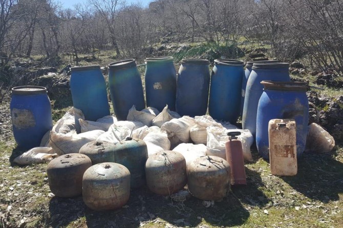 2 ton amonyum nitrat ele geçirildi