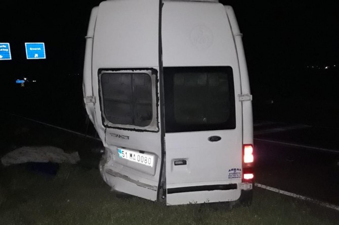 Otomobîl û mînîbus li hev qelibîn: 7 birîndar