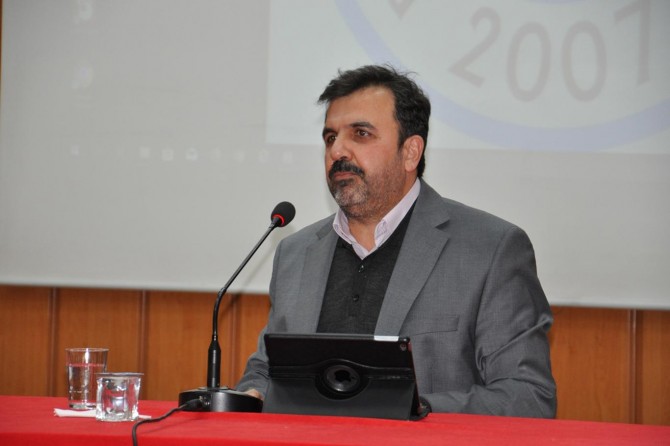 Batı'nın değerler piramidinin tepesinde hak değil çıkar vardır