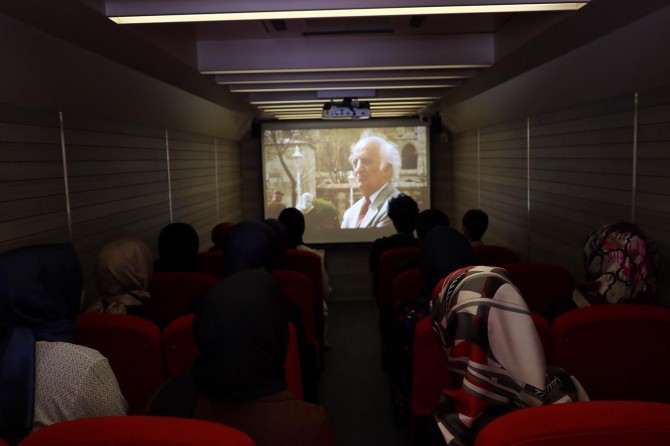 Prof. Dr. Fuat Sezgin tematik otobüslerle tanıtılıyor