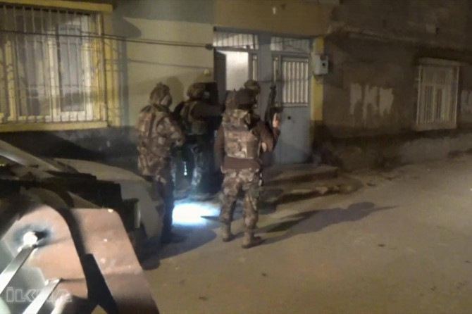 Sosyal medyada PKK propagandasına 8 gözaltı