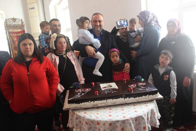 İnsanlığa tebessümü öğreten yürekler