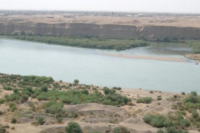 Musul'dan geçen Dicle Nehri'nde feribot battı: 40 ölü