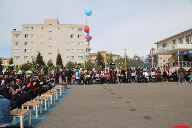 Down sendromlular Silopi’de kıyası eğlendi