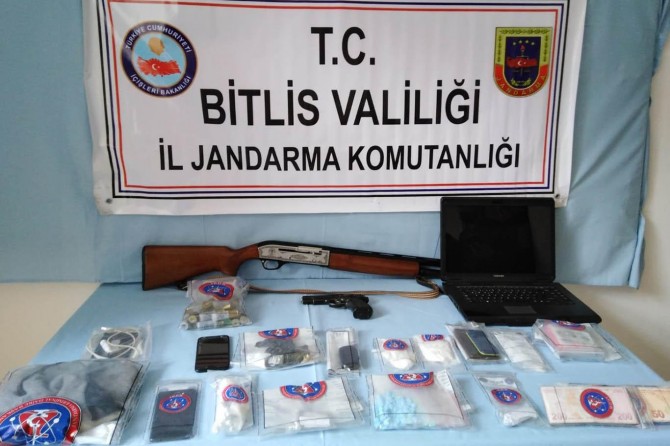 Bitlis merkezli uyuşturucu operasyonu: 18 gözaltı