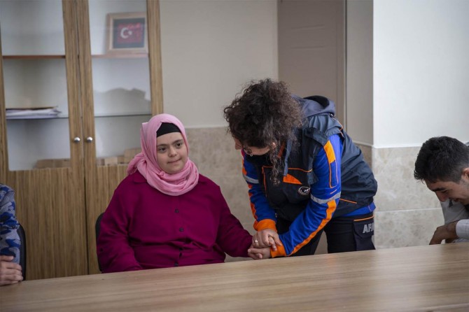 Ankara'da down sendromlu çocuklarla deprem tatbikatı
