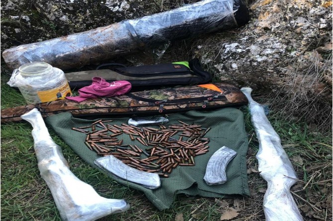 Diyarbakır'da 4 sığınakta silah ve mühimmat ele geçirildi