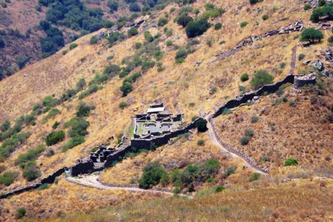 Trump derbarê Girên Golanê yên di bin îşxalê de daxuyanîyeke “siyonîst” da