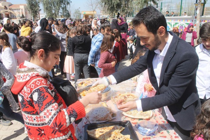 Silopi’de öğrencilerden okul yararına kermes