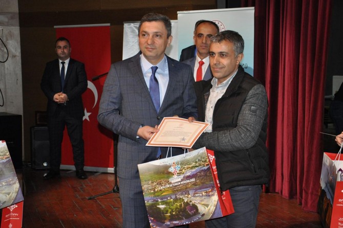 Bilgili bir birey olmanın yolu okumaktan geçer