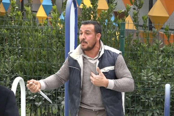 Gaziantep'te işsiz olduğunu iddia eden şahıs bıçaklı eylem yaptı