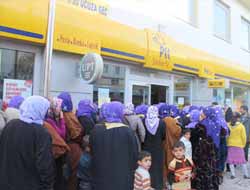 Urfa'da Yine Çocuk Maaş Kuyruğu