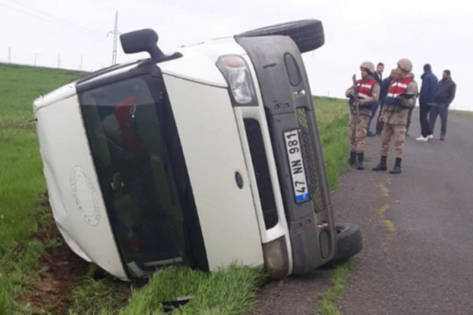 Öğrenci servisi devrildi: 4 yaralı