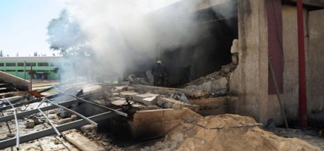 Suriye jetleri fabrikayı bombaladı: 20 ölü