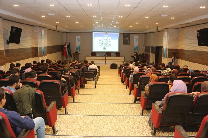 "Evrim ve Kur'an'da Yaratılış" konferansı düzenlendi