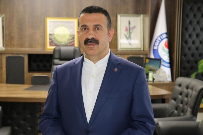 Ayasofya bir an önce camiye dönüştürülmelidir