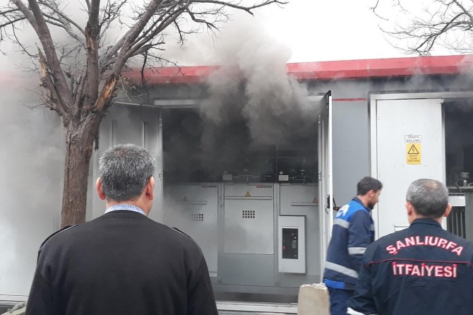 Elektrik trafosunda çıkan yangın korkuttu