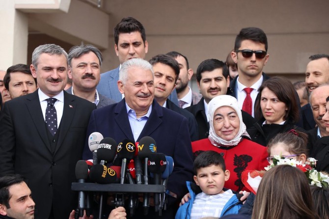 Bînalî Yildirim dengê xwe da