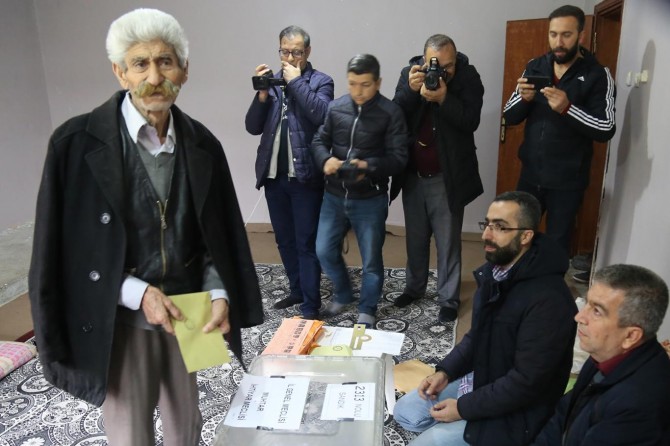 Batman'ın Yolveren köyünde 11 kişinin oy kullandığı köyde seçim sona erdi