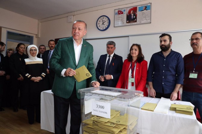 President Erdoğan cast his vote in Istanbul for local elections