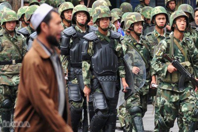 Communist Chinese government awards telltales if report gatherings for worship