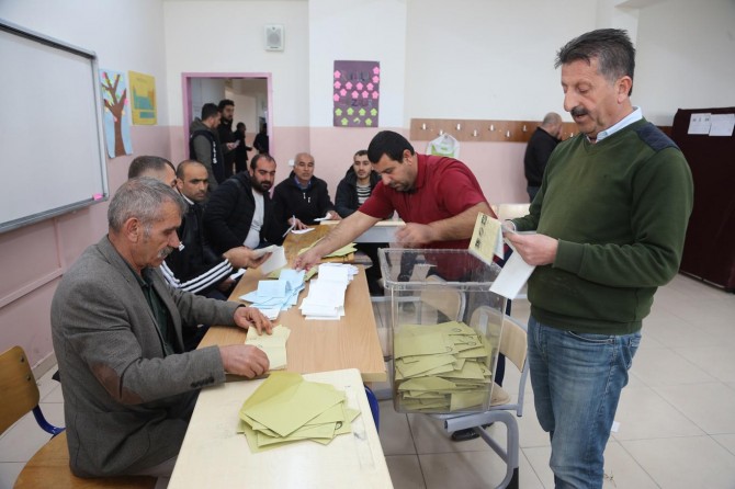 ​Diyarbakır'da oy verme işlemleri tamamlandı