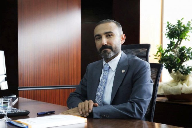 Türkiye'nin ilk gündem maddesi ekonomi olmalı