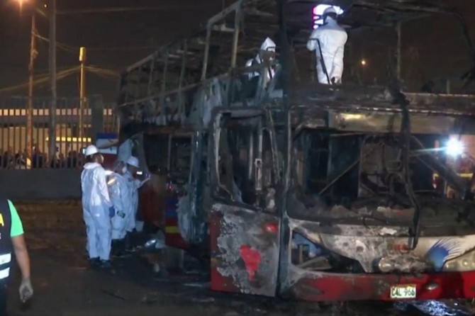 Peru'da otobüs yangını: 20 ölü