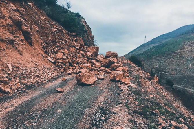 Batman'da sel ve heyelan meydana geldi