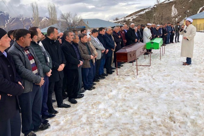 Last respect to victims of election fight in Malatya
