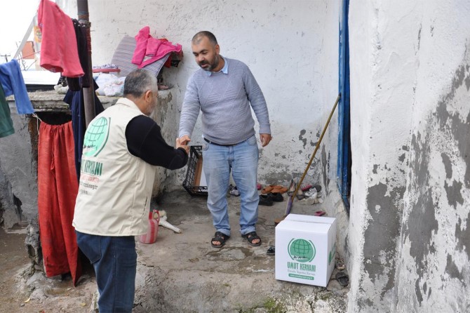Mirac Kandilinde yetim ve fakir ailelere yardım