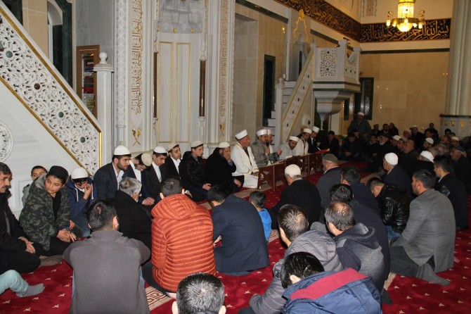 Mirac Kandili Aksa için dualarla ihya edildi