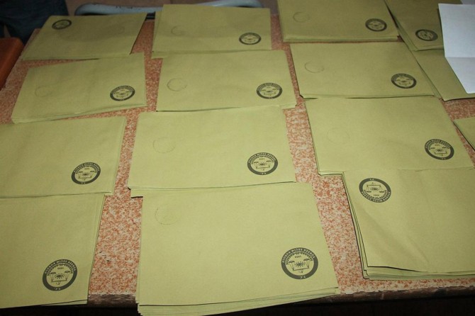 21 ilde oylar yeniden sayılıyor