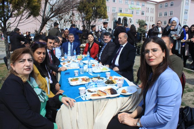 Van'da lösemili çocuklar yararına kermes