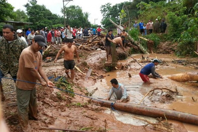Bolivya'da aşırı yağış ve toprak kayması sonucu ağır bilanço