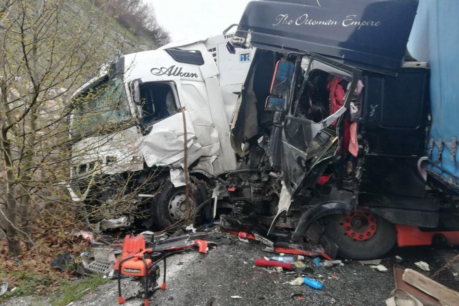 Bitlis-Diyarbakır Karayolu’nda zincirleme kaza: 2 yaralı