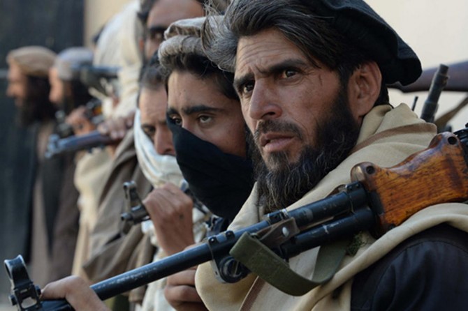 Taliban Afganistan'ın kuzeyinde 2 ilçeyi ele geçirdi