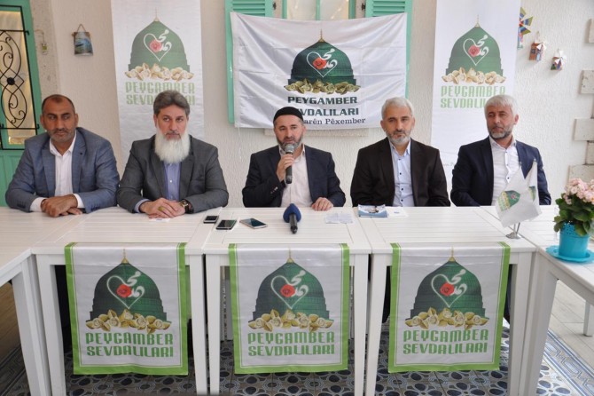 En güzel hizmet sevgili Peygamberimizi anlatmaktır