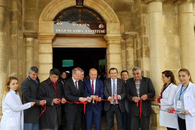 Mardin'de "Mücevher-Hat ve Karma" resim sergisi