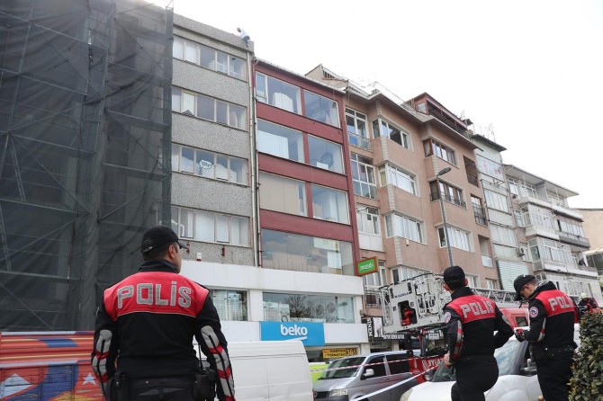 İstanbul Fatih'te intihar etmek isteyen şahıs arkadaşı tarafından ikna edildi