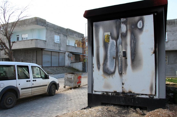 Elektrik trafosu bir kez daha kundaklandı
