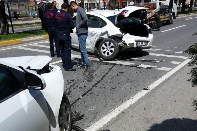 Yaya geçidinde kaza: 2 yaralı