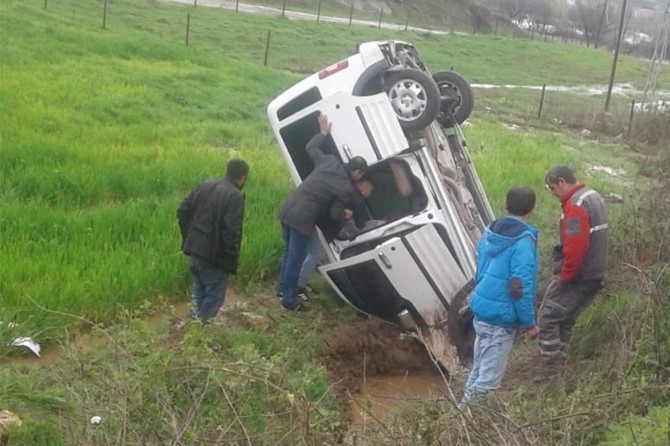Batman-Kozluk Karayolu’nda kamyonet şarampole yuvarlandı: 1 yaralı