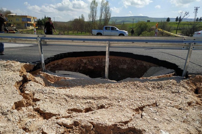 Kapatılan obruk yeniden oluştu