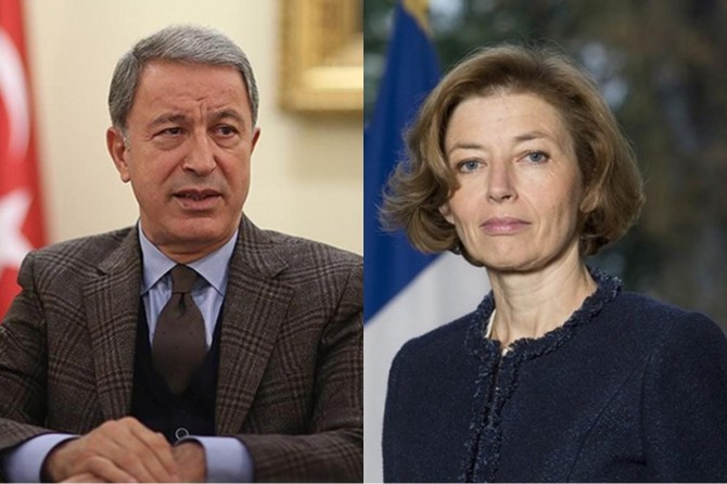 Bakan Akar Fransız mevkidaşı ile telefonda görüştü