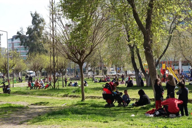 Parklarda mescit, umumi tuvalet ve bebek emzirme odası talebi